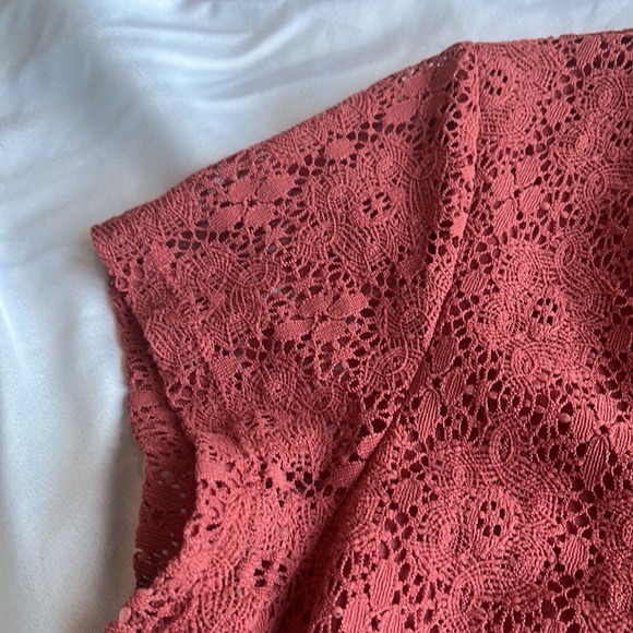 Liz Clairborne (Axcess) lace blouse - Picture 3 of 6